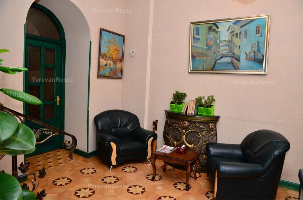 Votre Maison Yerevan Bagian luar foto