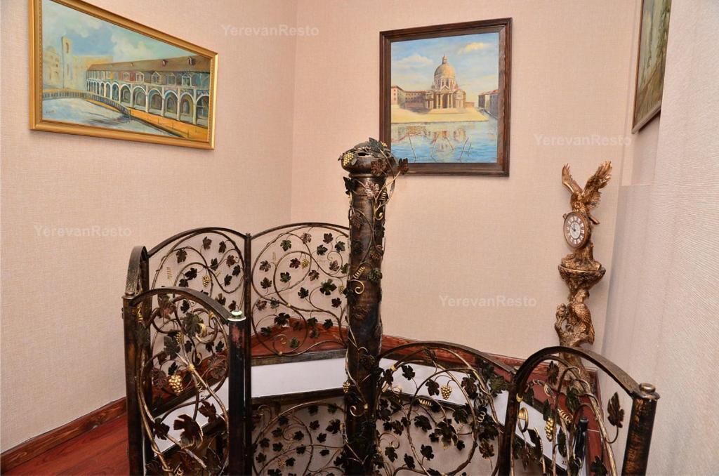 Votre Maison Yerevan Bagian luar foto