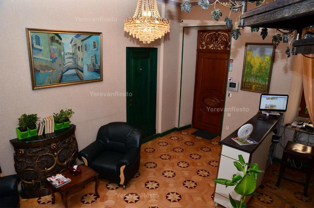 Votre Maison Yerevan Bagian luar foto