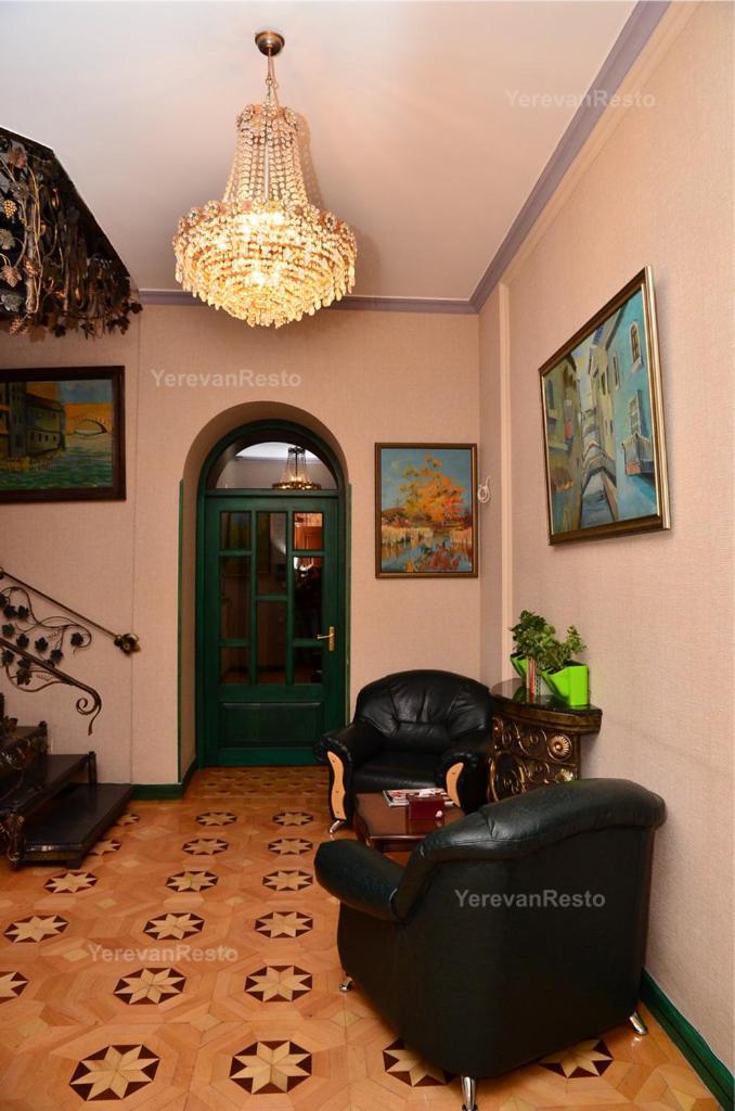 Votre Maison Yerevan Bagian luar foto