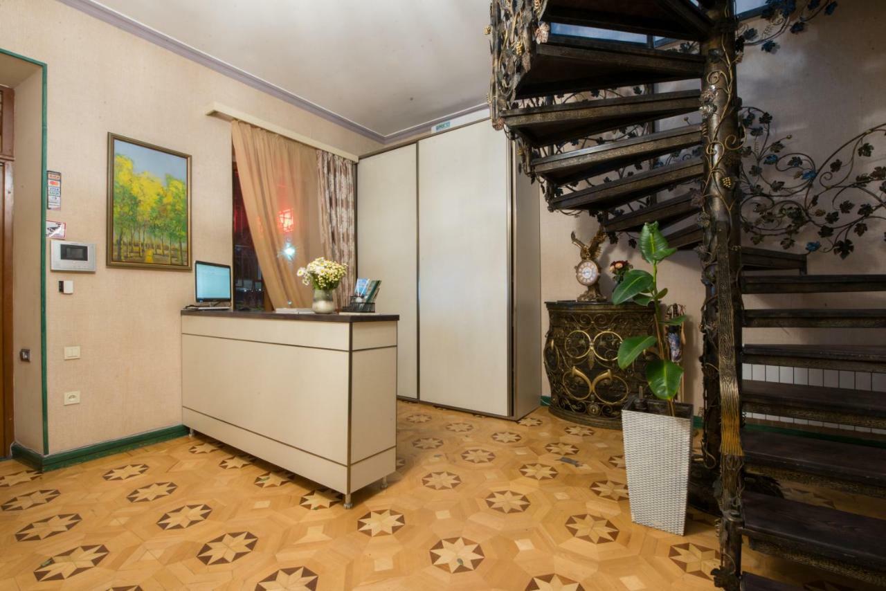 Votre Maison Yerevan Bagian luar foto