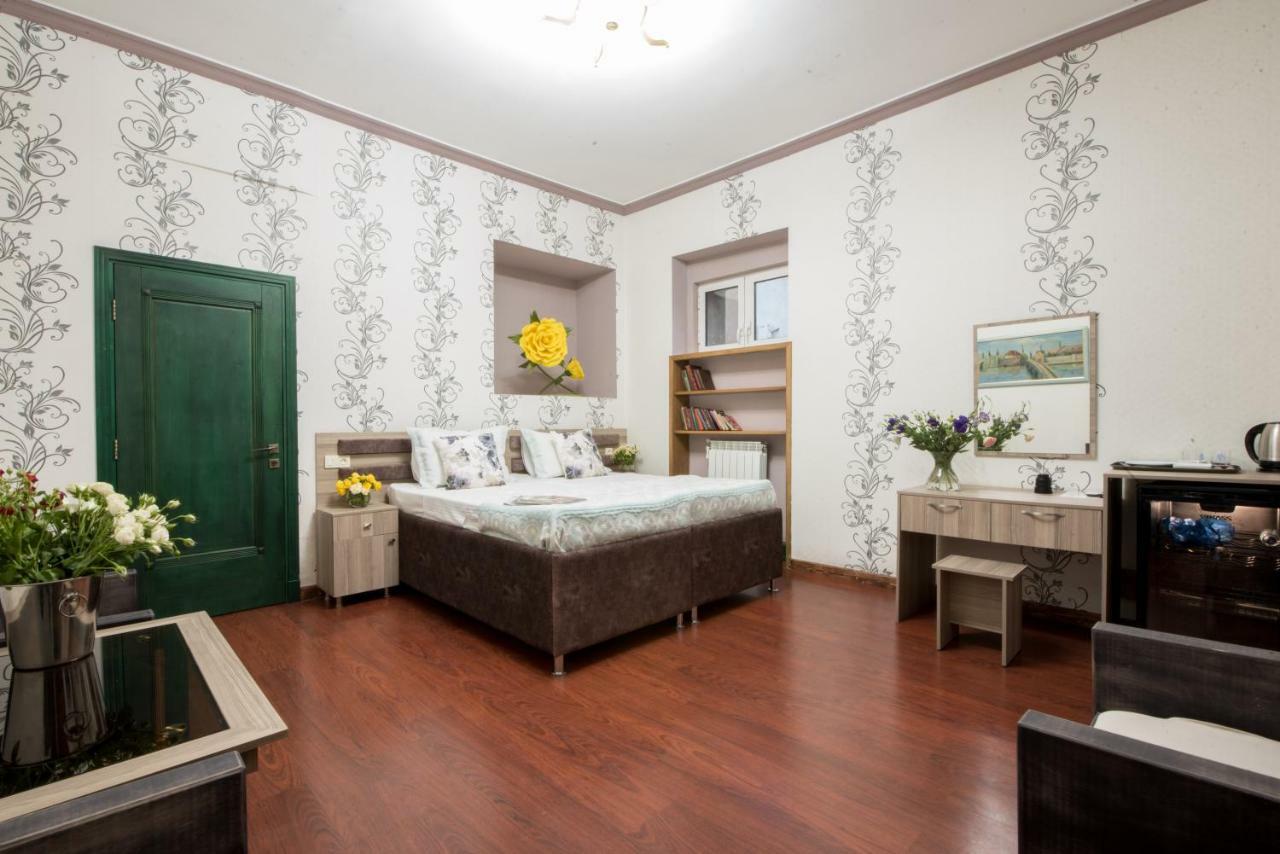 Votre Maison Yerevan Bagian luar foto